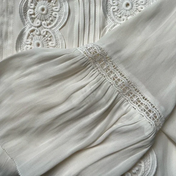 Loft blouse women’s L cream medallion lace 3/4 bell sleeve lacy crochet ruffle - Picture 8 of 9